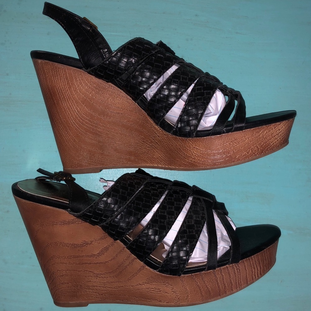 Madden Girl 5” wedge sandals size 9.5